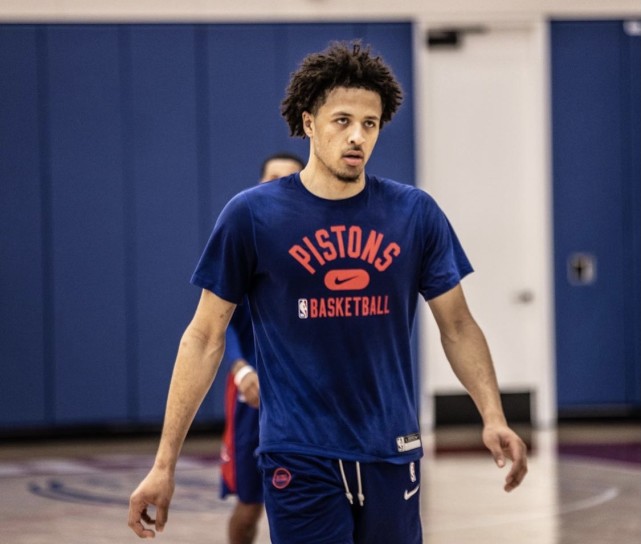 攻守两端可 攻守两端可